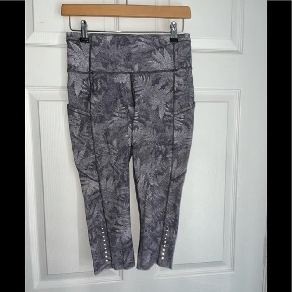 Lululemon seamless reflective cropped leggings